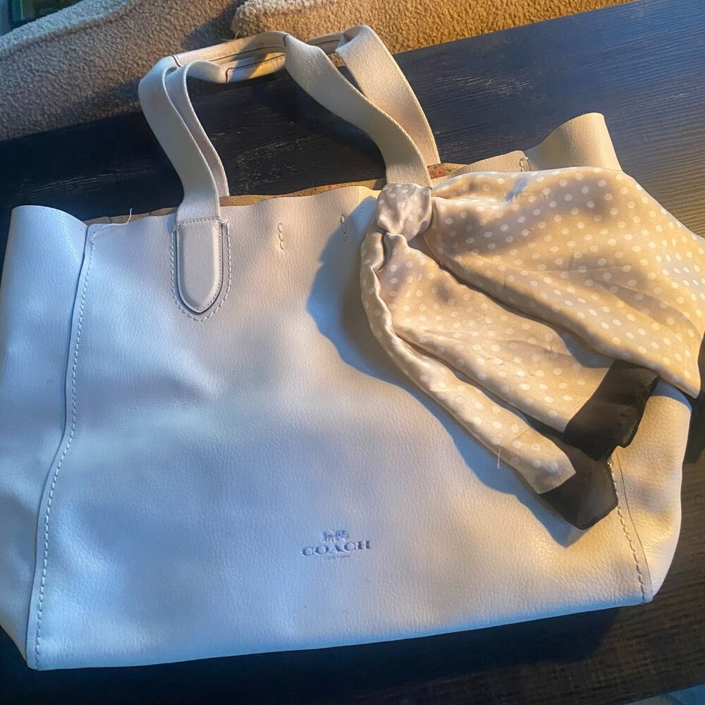 🤍 Coach Derby Tote – Soft Chalk Ivory White - Pebbled Leather Elegance 🤍